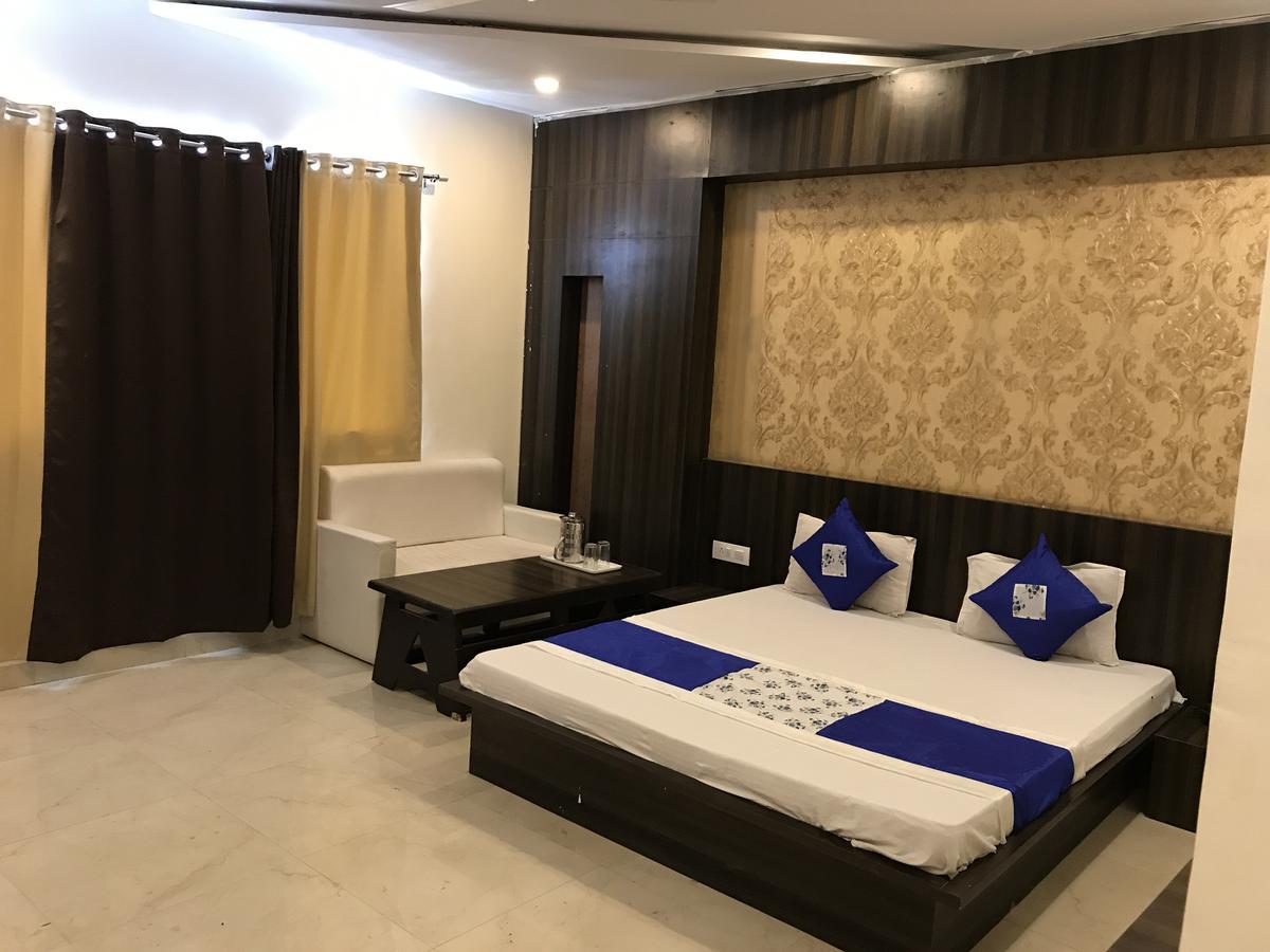 Hotel City Palace Ujjain Zewnętrze zdjęcie